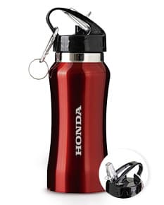 Garrafa de aço inoxidável de 500ml, contendo líquido transparente. O objeto está fechado com uma tampa e é ideal para transportar água fresca ou outras bebidas.