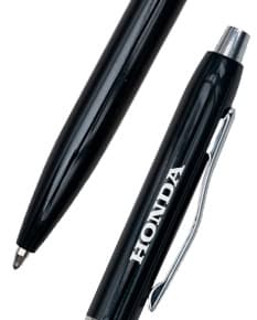 Caneta de metal de alta qualidade, perfeita para escrita suave e precisa. Ideal para uso no escritório, escola ou negócios. Feita com tinta durável e ponta resistente. Adquira já a sua e leve mais elegância para sua rotina de trabalho!