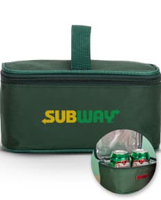 Bolsa térmica 2,6 litros para manter seus alimentos frescos e saudáveis durante o dia. Ideal para viagens, trabalho ou passeios. Feita em material resistente e com alça prática, essa bolsa é perfeita para quem valoriza praticidade e qualidade. Garanta a sua agora e aproveite!
