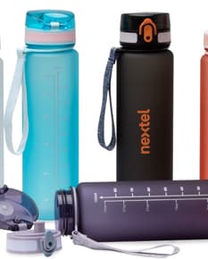 Garrafa Plástica 1 Litro - Mantenha-se hidratado o dia todo com nossa garrafa plástica de 1 litro. Perfeita para levar para a academia, trabalho ou viagens. Feita de material resistente e leve, ideal para manter a sua hidratação em dia. Adquira já a sua!