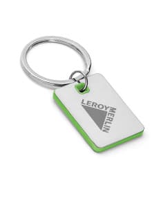 Chaveiro de metal elegante e resistente, perfeito para personalização com a sua marca. Ideal para presentear clientes e colaboradores. Adquira já o chaveiro de metal 44 e destaque-se!