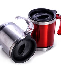Caneca plástica de 400ml - 04, perfeita para tomar seu café quentinho ou chá preferido. Feita em plástico resistente, ideal para uso diário. Design moderno e funcional, perfeita para presentear ou personalizar com sua marca. Garanta a sua!