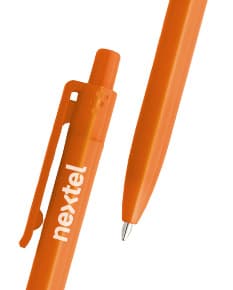 Caneta plástica de carga seca, ideal para uso escolar e escrita suave. Perfeita para escritório ou home office. Design moderno e durável. Adquira já a sua!