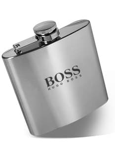 Porta whisky de 6oz em aço inoxidável, perfeito para manter sua bebida favorita sempre à mão. Design moderno e elegante, com alça resistente e tampa plástica. Ideal para presentear ou incrementar sua coleção de brindes. Garanta já o seu!