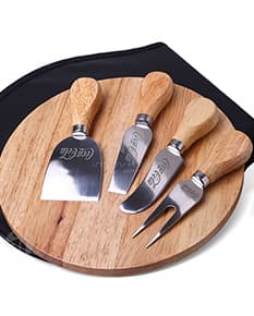 Kit Queijo - 12 Peças em Aço Inoxidável para sua Cozinha. Conjunto completo com facas, garfos e espátulas para cortar e servir queijos com praticidade e elegância. Ideal para seu jantar em família ou evento especial. Aproveite!