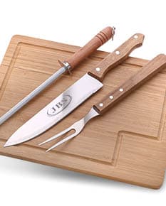 Kit churrasco com 28 peças de aço inoxidável para cortar, fatiar e preparar seus alimentos com facilidade. Ideal para churrascos em casa ou no trabalho. Adquira já o seu! #kitchurrasco #churrasqueira #acessóriosculinários.