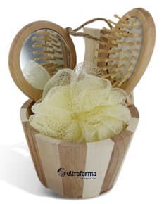 Kit banho luxuoso, perfeito para um momento de relaxamento. Contém diversos itens para um banho revigorante. Ideal para presentear alguém especial. Venha conferir!