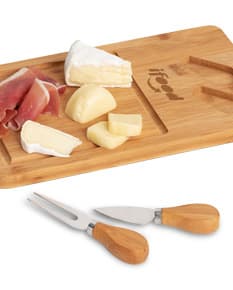 Kit queijo gourmet em caixa de madeira - ideal para degustações e presentes especiais. Saboroso e saudável, perfeito para um jantar romântico ou um snack rápido. Surpreenda-se com a qualidade e variedade de queijos selecionados. Transforme suas refeições em uma experiência inesquecível!