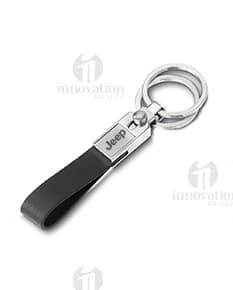 Chaveiro de metal cromado, resistente e seguro para manter suas chaves protegidas. Fabricado em aço inoxidável, com fechadura e corrente, ideal para uso empresarial ou individual. Não perca a oportunidade de garantir sua segurança com esse acessório de qualidade!