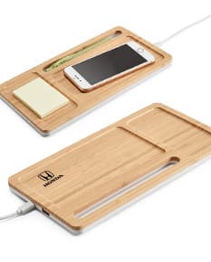 Imagem de um carregador de celular por indução em textura de madeira antiga. Produto moderno e prático para escritório ou estudo. Compatível com diversos modelos de celulares. Acesse nosso site para mais informações!