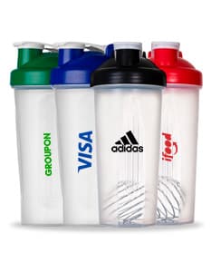 Coqueteleira de Shake 600ml - Ideal para preparar suas bebidas favoritas de forma prática e saudável. Feita de plástico reciclável, é fácil de limpar e super resistente. Com design moderno e capacidade de 600ml, é perfeita para levar aonde você for. Transforme seu shake, suco ou vitaminas em deliciosas e nutritivas opções. Aproveite!