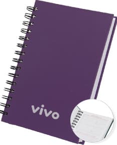Agenda 2025 Cromato em capa dura vermelha com detalhes em prateado. Páginas numeradas e organização semanal.