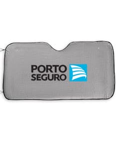 Protetor solar de para-brisa em embalagem de plástico preta com design moderno. O produto contém ícones e símbolos relacionados à proteção solar e possui conexão com a tecnologia digital. Ideal para armazenar no carro e proteger o veículo contra os raios solares.